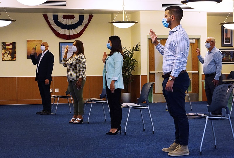 6-2-Citizenship Oath Ceremony- Immigration application processing time-Artajobs.com.jpg اقدامات کانادا برای مراسم سوگند شهروندی در شرایط پاندمی
