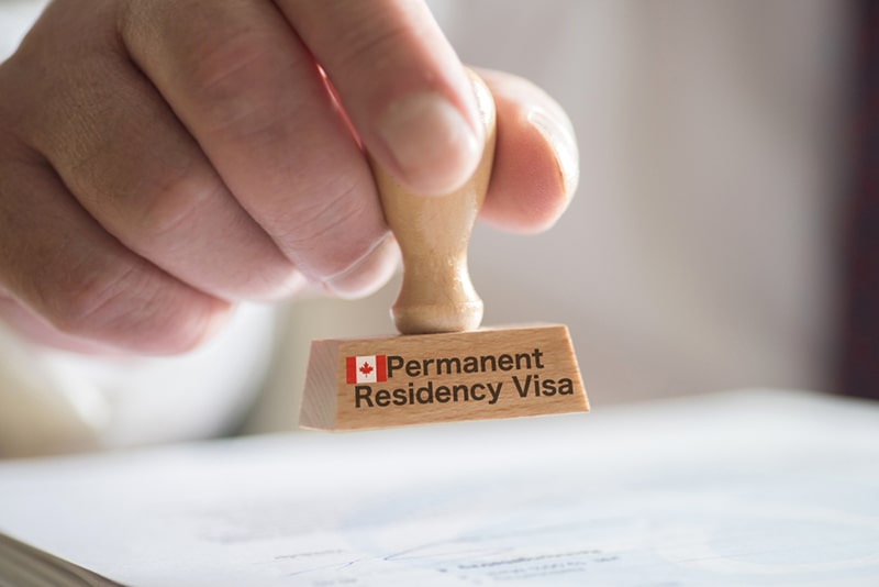 8-PR -Frequently Asked Questions about Immigrating to Canada-Artajobs.com سوالات متداول مهاجرت به کانادا؛ ویزای PR چیست؟