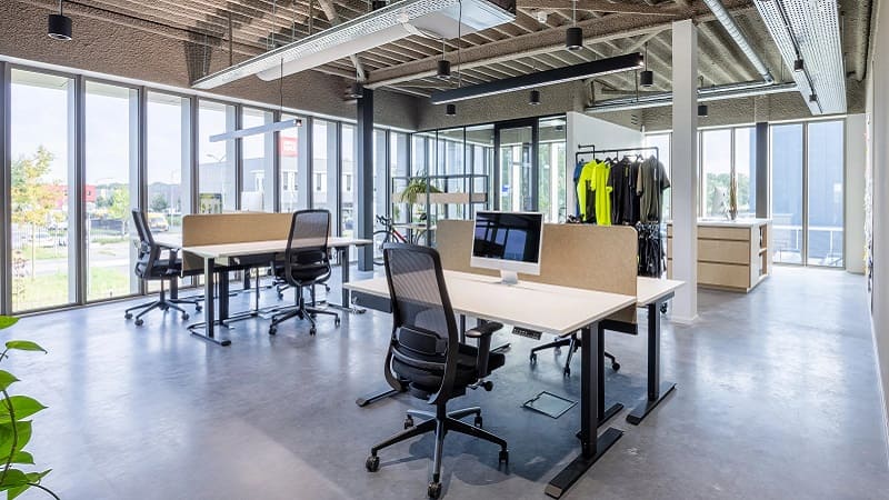 فضای اشتراکی کاری در دفتر آرتا